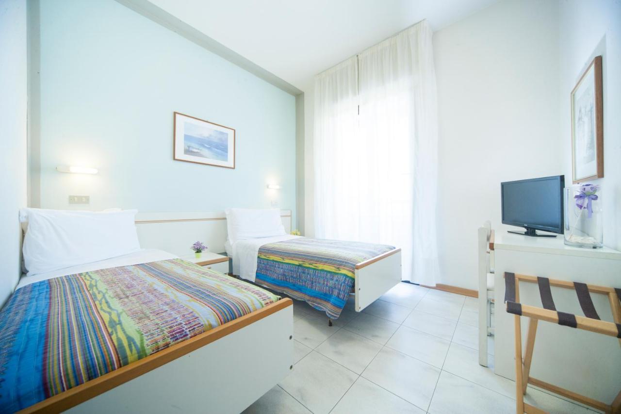 Hotel Betty Rimini Exterior photo